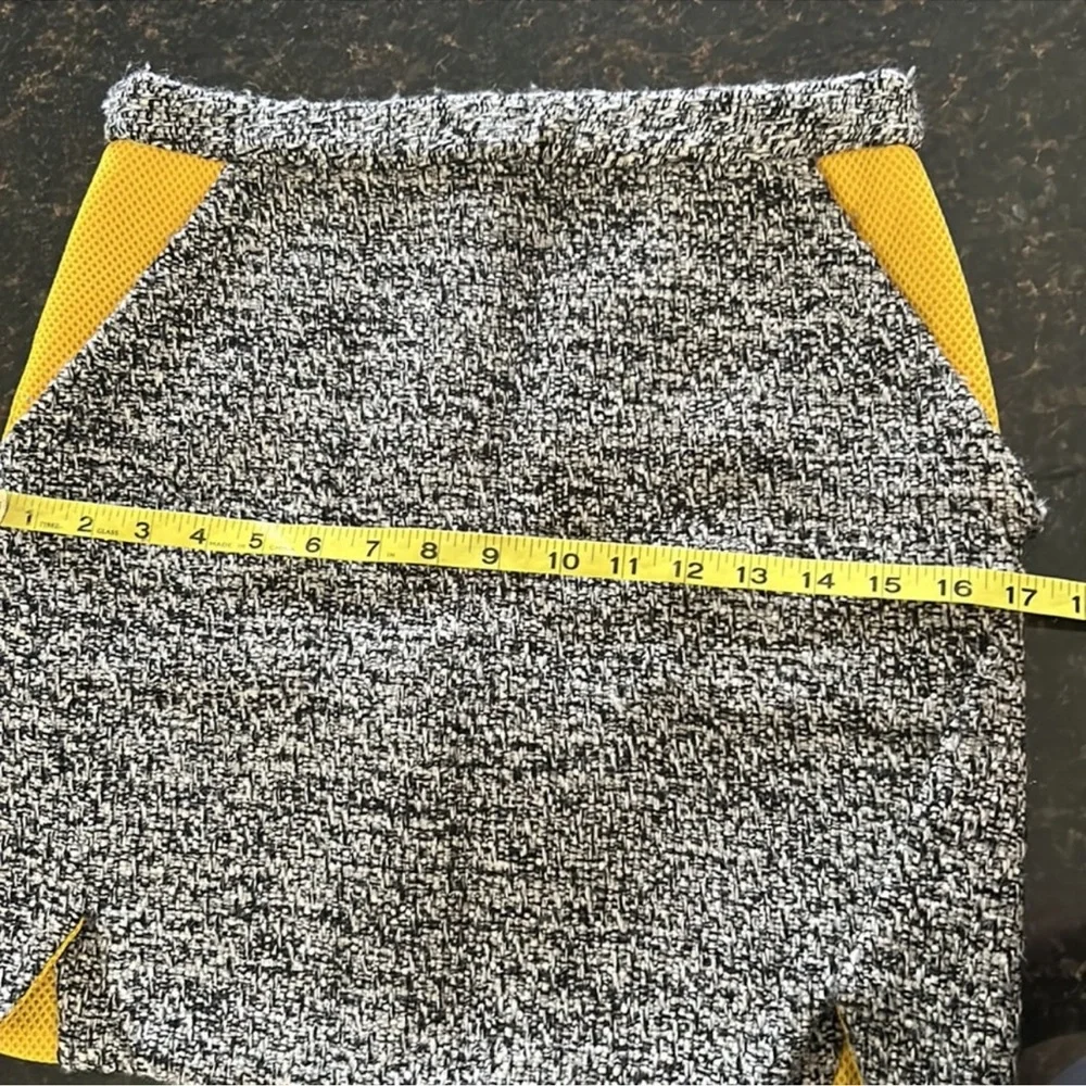 REBECCA MINKOFF Tweed Mini Skirt in Gray and Butter Yellow, Women’s Size 0